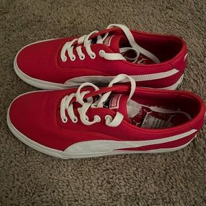 PUMA Sneakers